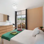 Apartmento Palace Playa Paraiso * אדחה